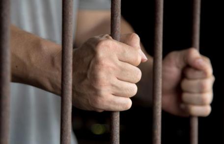 Tânăr de 29 de ani condamnat la 13 ani de închisoare pentru omor