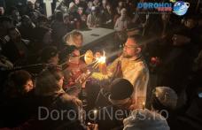 Slujba de Înviere: Mii de credincioși din Dorohoi și împrejurimi au luat Lumina Sfântă – FOTO