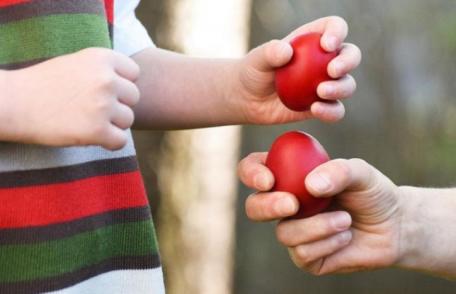Trucul secret care te ajută să câștigi la ciocnitul ouălor de Paște. Te face invincibil