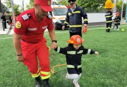 Pompierii botoșăneni, prietenii copiilor - FOTO