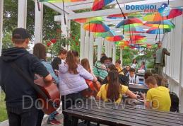 Folk de vară în haine de sărbătoare la Dorohoi - FOTO