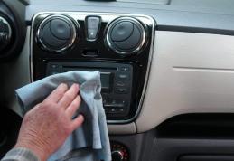 Locurile din mașină care sunt pline de germeni ce ne pot îmbolnăvi