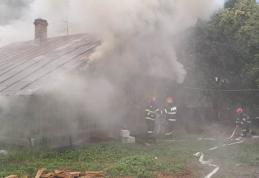 Casă din Horlăceni distrusă într-un incendiu generat chiar de proprietar - FOTO