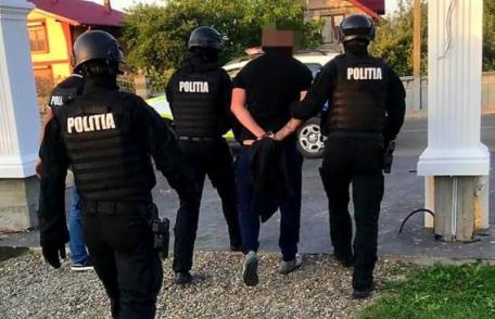 Bărbat din Dersca reținut de polițiști după ce a furat telefoane mobile de aproape 60.000 de euro - FOTO