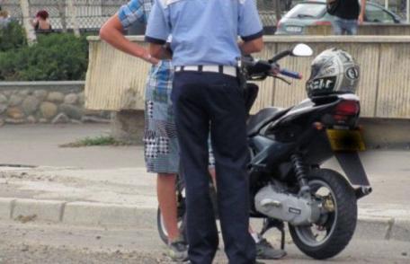 Bărbat din Broscăuți depistat de polițiștii dorohoieni conducând un moped fără a deține permis
