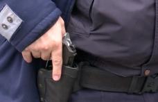 Botoșănean împușcat după ce a sărit cu drujba la polițiști