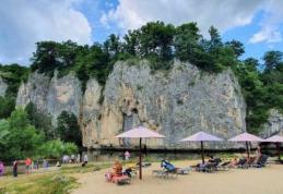 Locul din România rupt parcă din peisajele exotice ale Thailandei