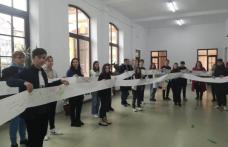 Pacea este atitudine – Activitate organizată de Gimnaziul Kogălniceanu și Colegiul „Grigore Ghica” - FOTO