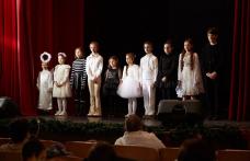 Spectacol de teatru organizat de Școala Populară de Arte Botoșani la Sala Teatrului din Dorohoi - FOTO