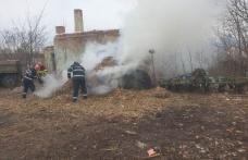 Depozit de furaje cuprins de flăcări din cauza unui foc lăsat nesupravegheat - FOTO