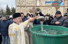 Bobotează 2023: Sute de credincioși din Dorohoi au primit agheasma mare - FOTO