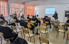 Polițiștii botoșăneni alături de elevii Colegiului Tehnic „Gheorghe Asachi” Botoșani, pentru prevenirea victimizării acestora