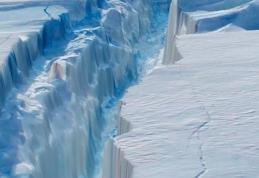 Un aisberg uriaș, de peste 15 ori mai mare decât Parisul, s-a desprins de banchiză în Antarctica