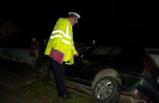 Un șofer băut a ajuns cu mașina într-un șanț
