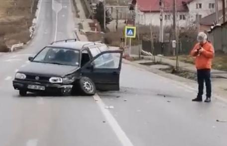 Accident la Dorohoi! Două mașini au suferit avarii serioase după o ciocnire violentă – FOTO