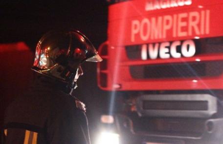 Incendiu izbucnit la un magazin din Dorohoi. Pompierii au intervenit prompt și au limitat pagubele