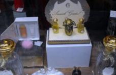 Parfumuri susceptibile a fi contrafăcute, confiscate de polițiști