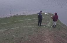 Polițiștii de frontieră au confiscat în două zile sute de metri de plasă monofilament