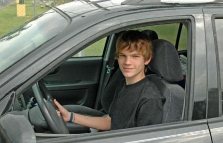 Noul Cod Rutier, permis de conducere la 17 ani