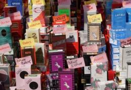 Percheziţii la vânzători de parfumuri contrafăcute din Botoșani