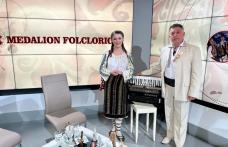 Tată și fiică: un singur vis. Lorena și Marcel Dupu invitați la emisiunea „Medalion Folcloric”, TVR Iași - FOTO