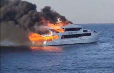 Din nou panică în Egipt! O navă a luat foc pe mare. Trei persoane sunt dispărute