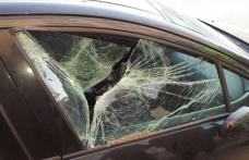 Tânăr reținut pentru că ar fi distrus 16 autoturisme parcate în Botoșani