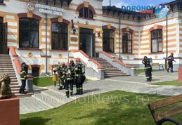 Cutremur urmat de un incendiu la Colegiul Național „Grigore Ghica” Dorohoi! Exercițiu al pompierilor dorohoieni - FOTO