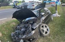Accident la Dealu Mare! Două mașini au intrat în coliziune din cauza neatenției - FOTO