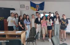 Workshop cu tema „Instituțiile și politicile europene” pentru elevii Liceului „Regina Maria” Dorohoi - FOTO