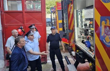 Detașamentul de Pompieri Dorohoi dotat cu o autospecială de stingere cu apă și spumă nouă - FOTO