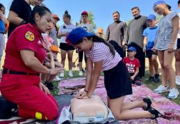 Sute de elevi instruiți de pompierii botoșăneni să salveze vieți