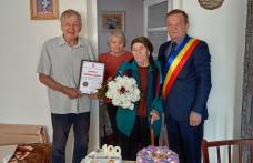 Cetățean centenar: Femeie din Dorohoi sărbătorită de rude și autorități - FOTO