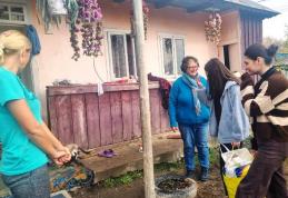 Tinerii din Dorohoi în ajutorul a 12 familii din Dumeni - FOTO