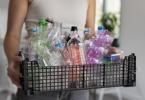 reciclarea-sticlelor-de-plastic