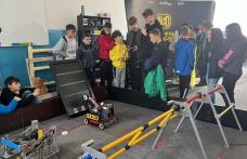 Prima lecție de robotică predată de echipa North East Dynamics de la Liceul „Regina Maria” Dorohoi - FOTO