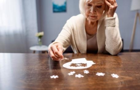 Femeile, mai expuse la Alzheimer decât bărbații