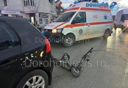 Accident în centrul municipiului Dorohoi! Bărbat aflat pe trotinetă electrică acroșat de un autoturism – FOTO