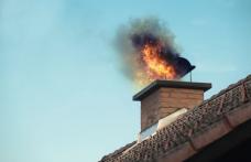 Curățați coșurile de fum! Încă o casă în pericol din cauza unui incendiu izbucnit în jurul coșului de fum