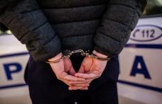 Trei tineri din Pomârla au fost reținuți de polițiști pentru tulburarea ordinii și liniștii publice, lovire și distrugere