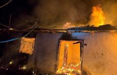 O femeie din Corlăteni și-a pierdut viața într-un incendiu izbucnit în noaptea dintre ani - FOTO