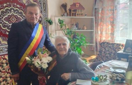 Cetățean centenar, din Dorohoi, sărbătorit de autorități – FOTO