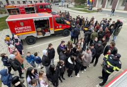 Locuitorii orașului Săveni implicați în exerciții de evacuare în caz de cutremur și activități de informare și educare preventivă - FOTO