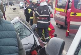 Accident rutier tragic pe drumul Botoșani – Suceava! O femeie și-a pierdut viața după ce mașina în care se afla s-a izbit de un cap de pod