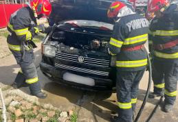 Pompierii dorohoieni au intervenit pentru stingerea unui incendiu produs la motorul unei autoutilitare - FOTO