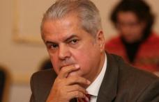 Adrian Năstase renunţă la funcţia de vicepreşedinte al Camerei Deputaţilor