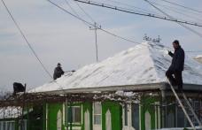 Autoritățile fac apel la dorohoieni să-și curețe… acoperișurile de zăpadă