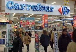 Carrefour: De Sărbatori, mai multe cadouri și surprize la cumpărăturile prin cardul Carrefour MasterCard!