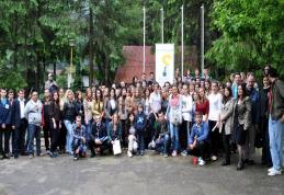 Dezbateri cu succes a elevilor de la CN Grigore Ghica, la concursul „Tinerii dezbat”