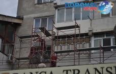 Primarul Dorin Alexandrescu a dat startul anvelopării blocurilor de pe strada Dumitru Furtună